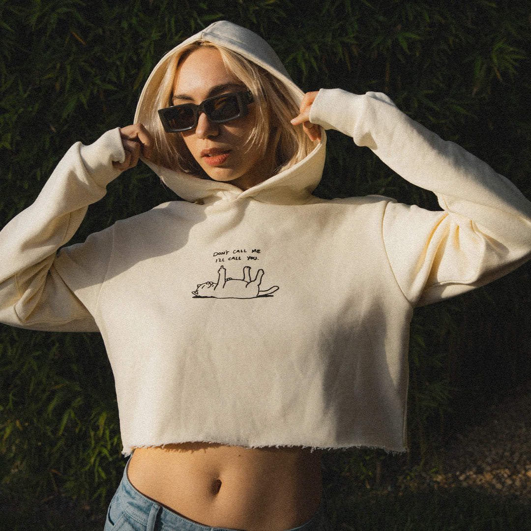 DON'T CALL ME CROPPED HOODIE
(NATURAL)